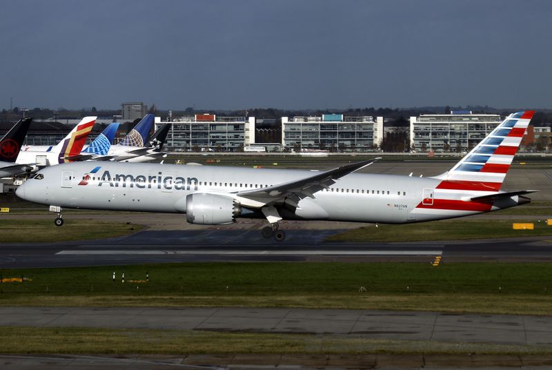 B787-9 N827AN