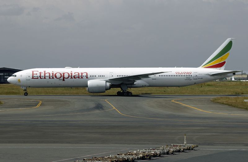 Boeing 777-300(ER) ET-APY 