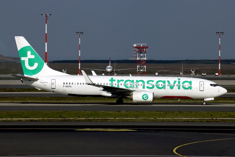 B737-800(WL) F-HUYA