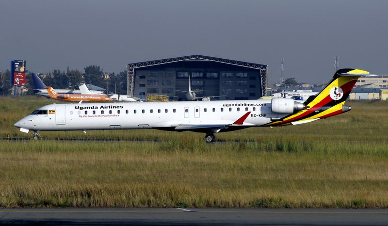 CRJ-900 5X-KNP 