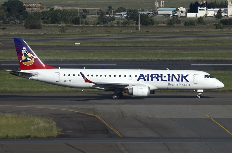 Emb 190(LR) ZS-YAY