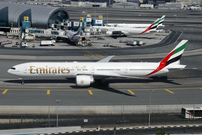 B777-300(ER) A6-EGM 
