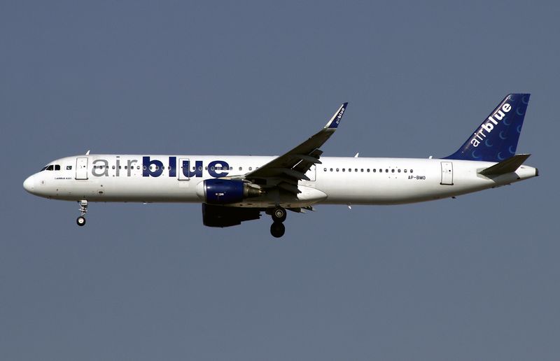 Airbus A321-200(WL) AP-BMO 