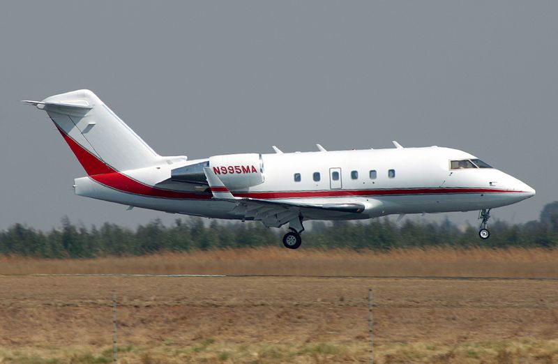 Challenger CL600 N995MA 