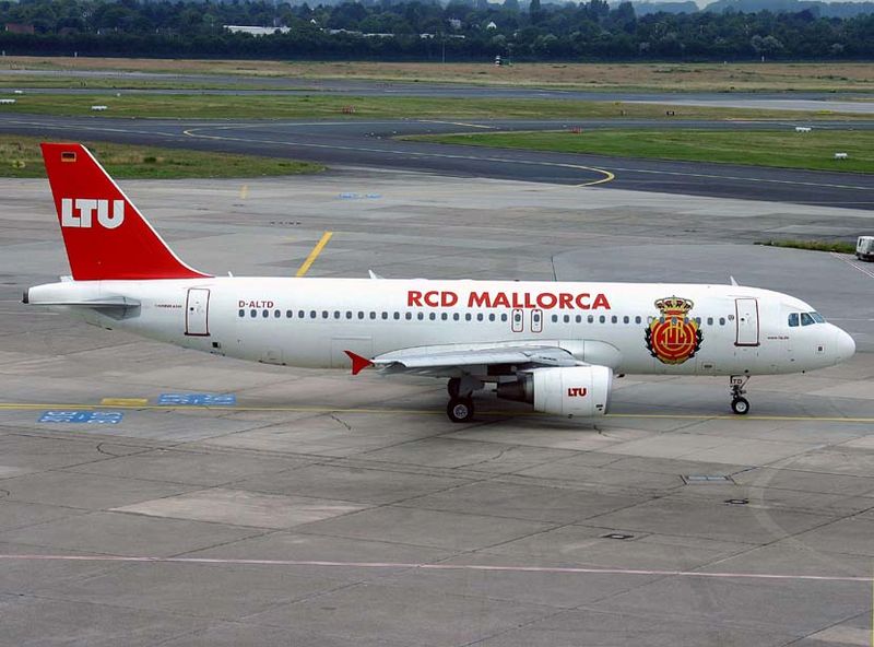 D-ALTD (DUS) FB.jpg