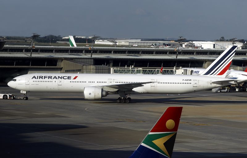 B777-300(ER) F-GZNR