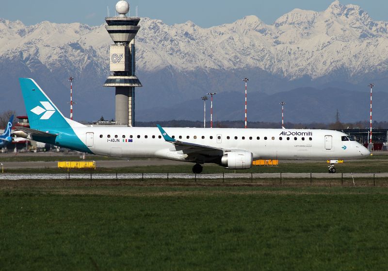 EMB 195 I-ADJN 
