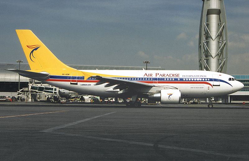 PK-KDW (DXB 02-05) fbfb.jpg