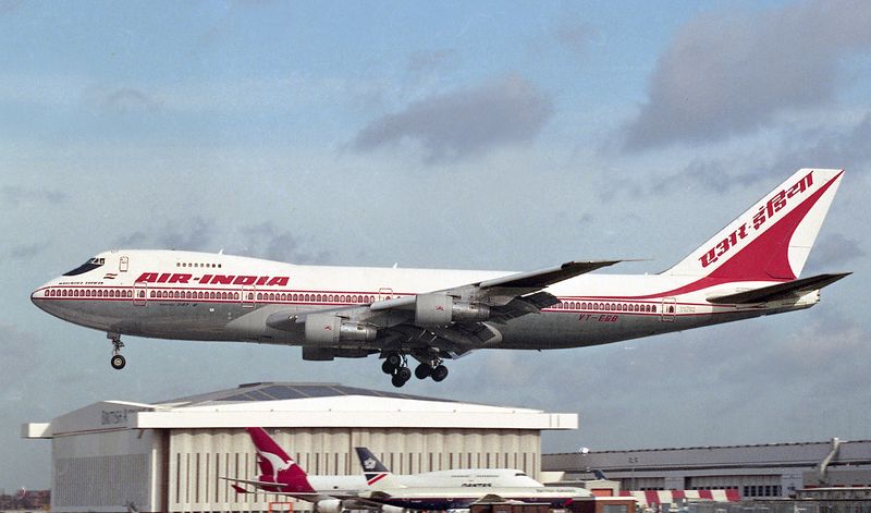 Boeing 747-200B VT-EGB 