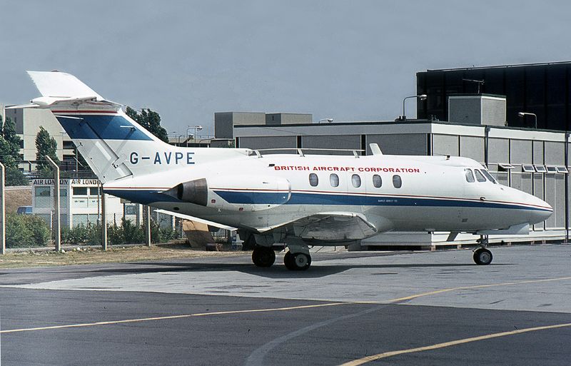 G-AVPE (LGW 77) 