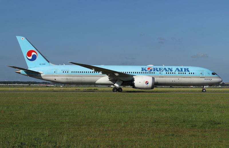 Boeing 787-9 HL-7206