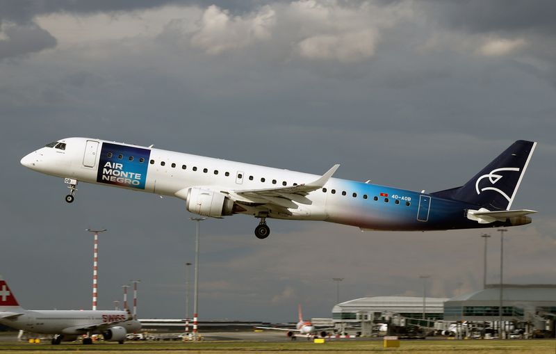 Great contrast departing 30 at PRG