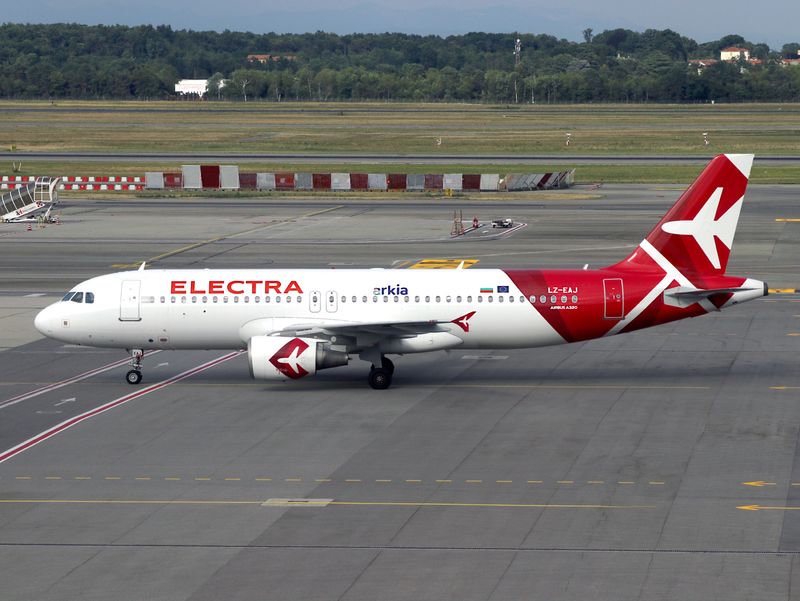 LZ-EAJ (MXP 07-25) FBFB.jpg
