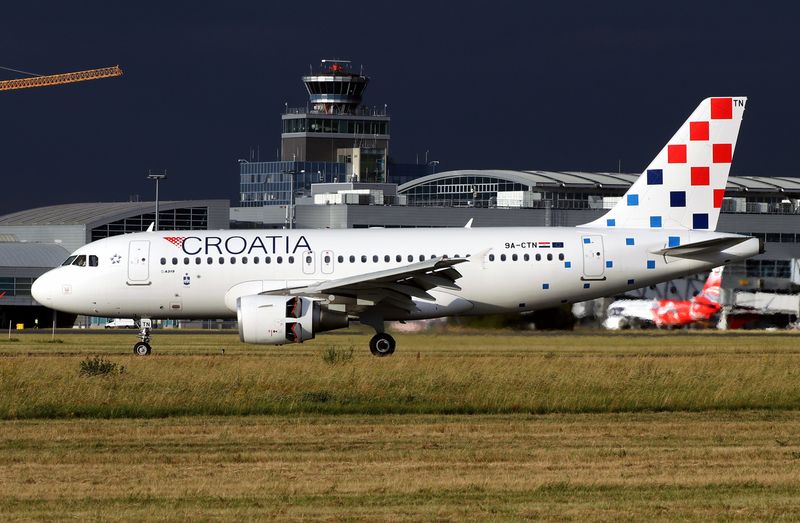 A319