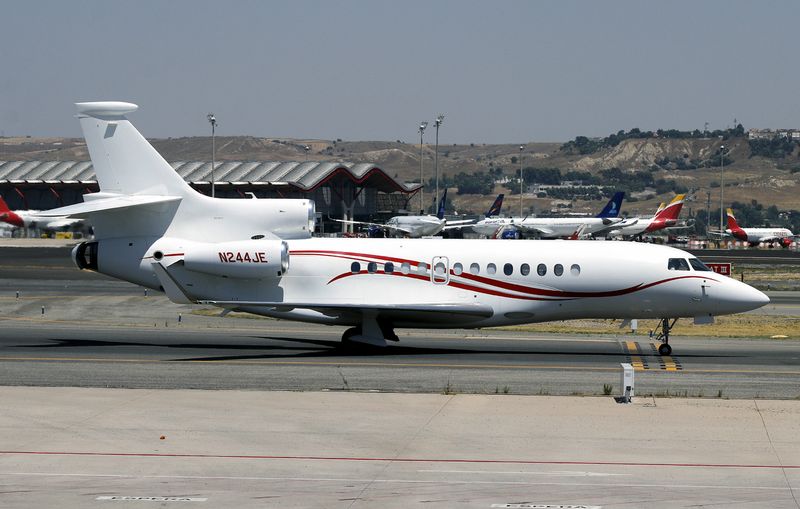 Falcon 900 N244JE