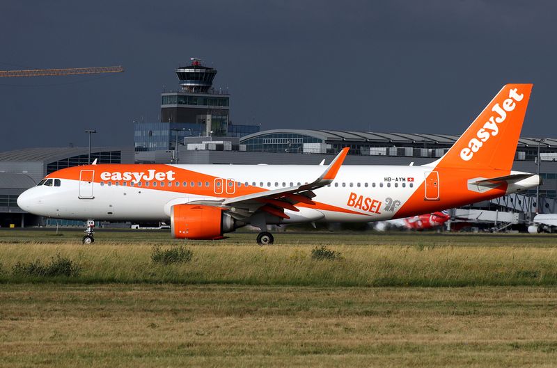 HB-AYM (PRG 07-25) FBFB.jpg