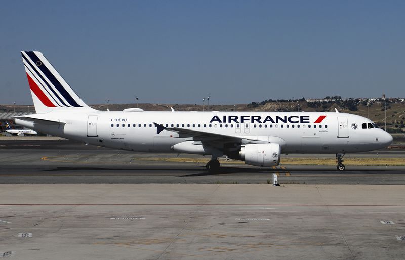 A320-200 F-HEPB 