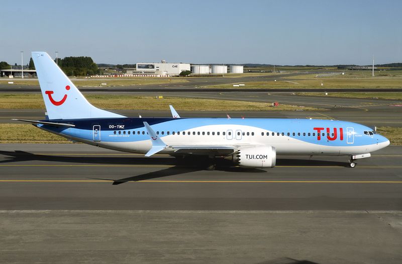 B737 Max-8 OO-TMZ