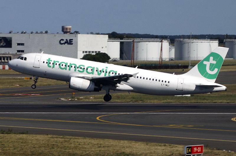A320-200 LY-MLI