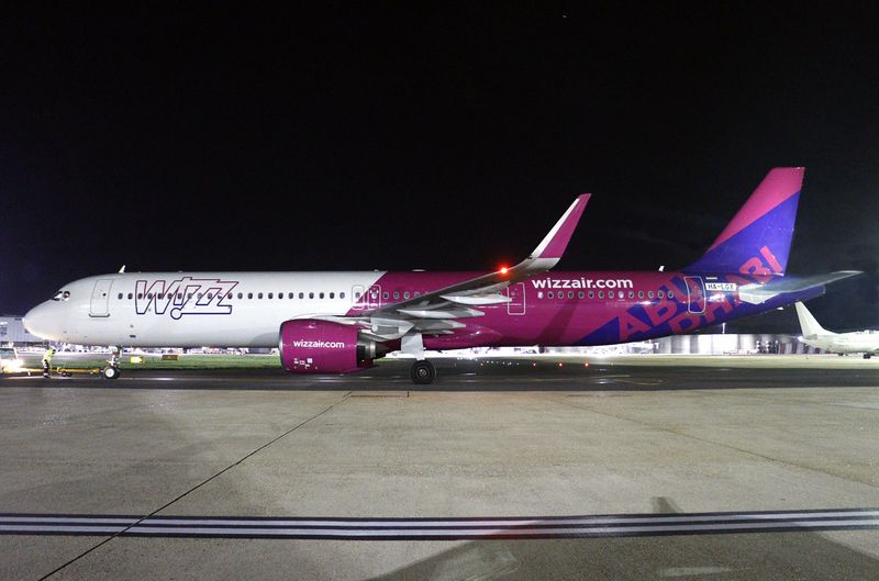 HA-LGX LGW 09-25 FBFB.jpg