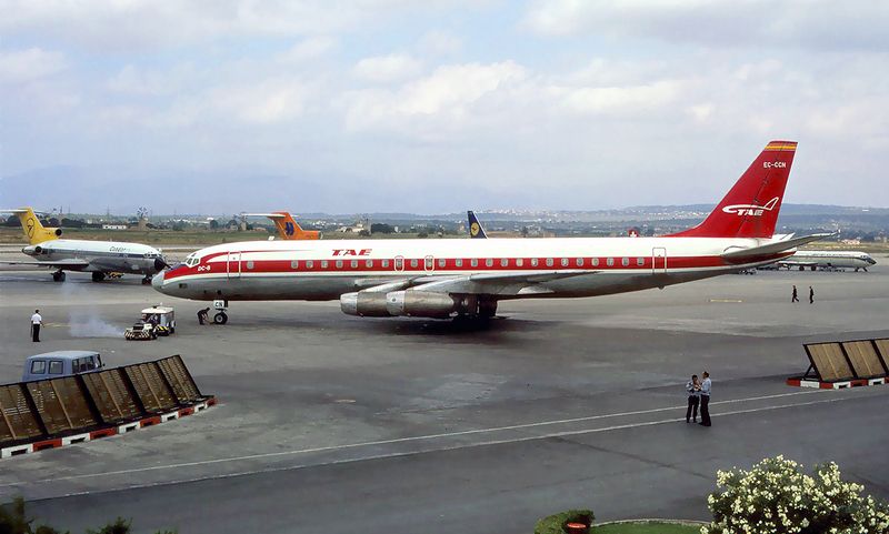 DC8-33 EC-CCN 