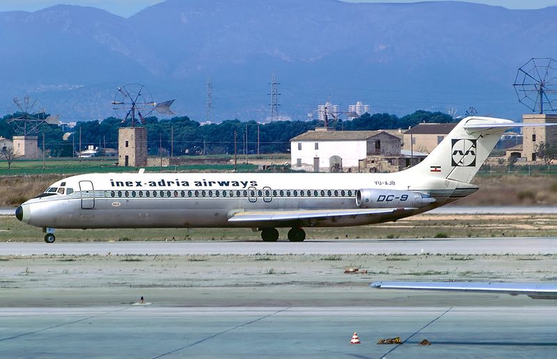 DC9-32 YU-AJB 