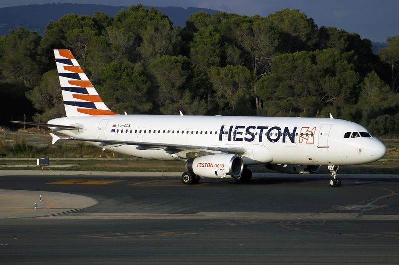 A320-200 LY-CCK