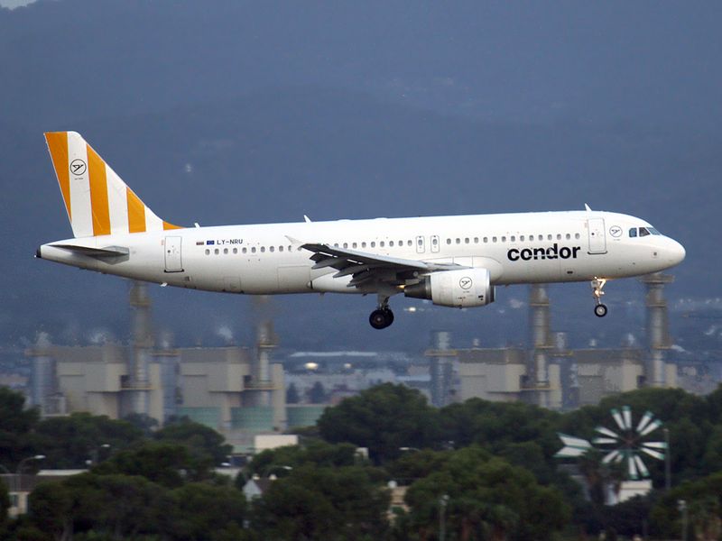 A320-200 LY-NRU