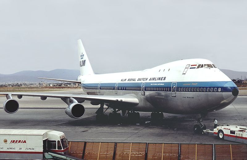 KL 747 73 JL 73 fbfb.jpg