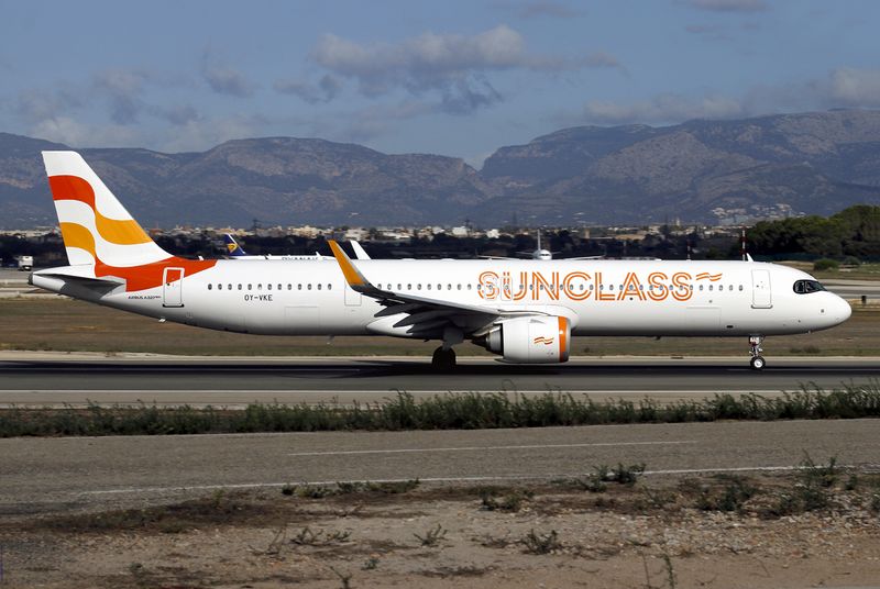 OY-VKE (PMI 10-10-25) FBFB2.jpg