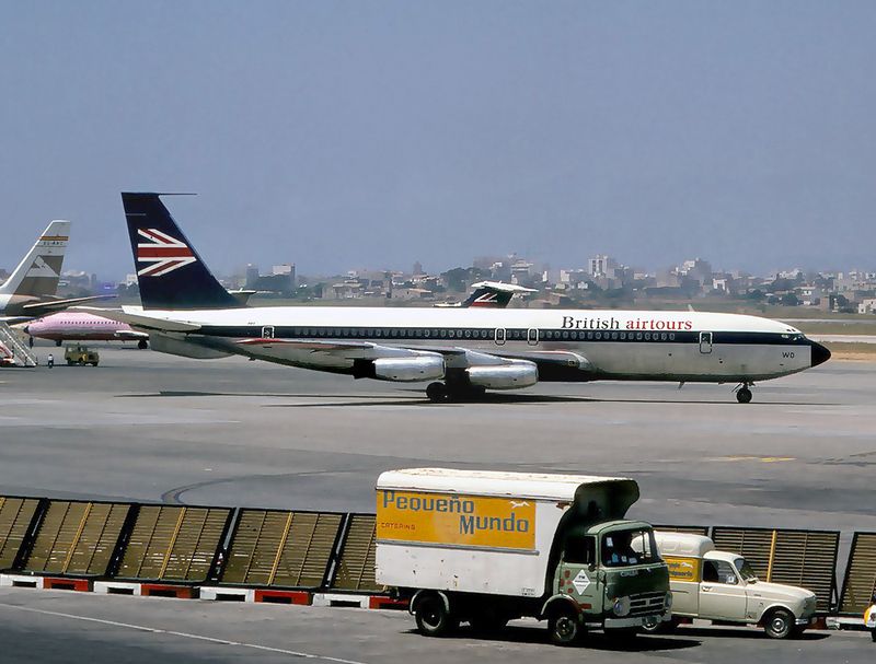 B707-436 G-ARWD