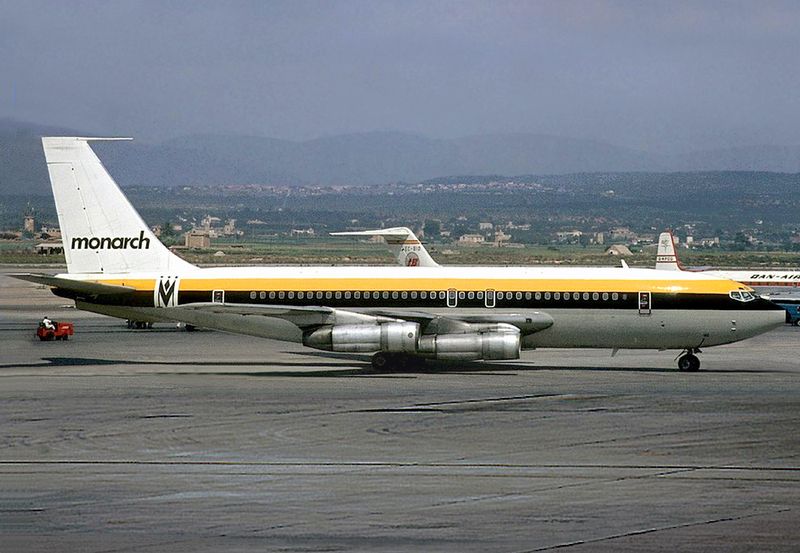 Boeing 720 G-AZNX 