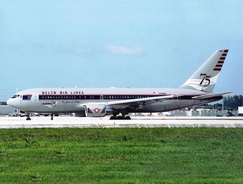 N109DA (FLL) SG FBFB.jpg