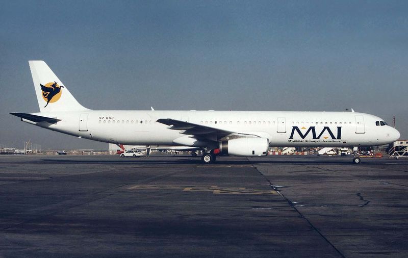 S7-RGJ (DXB 2000) FBFB.jpg