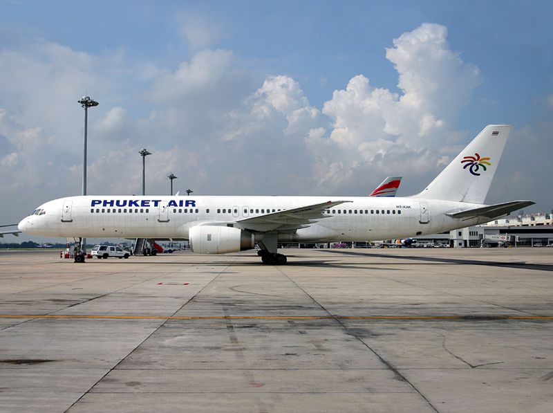 B757-200 HS-KAK