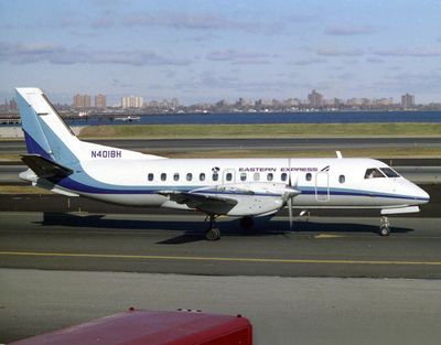 N401BH (LGA) FB.jpg