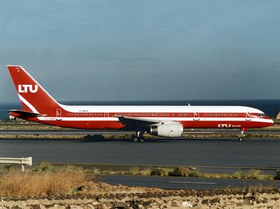 Boeing 757-200 D-AMUM 