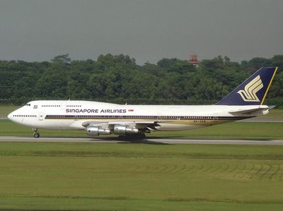 B747-300 9V-SKN