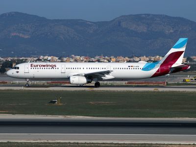 Dep Palma heads for a 06R departure