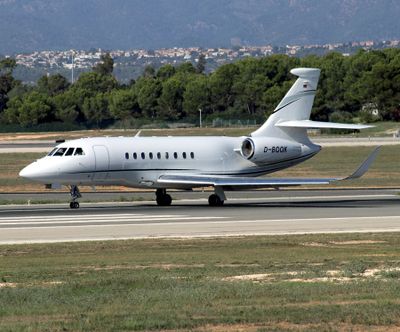 Falcon 2000 D-BOOK