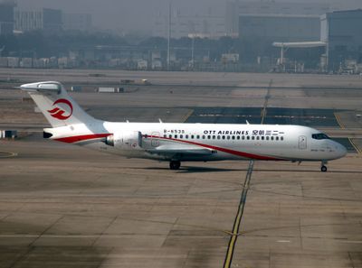 COMAC ARJ70-100 B-653S 