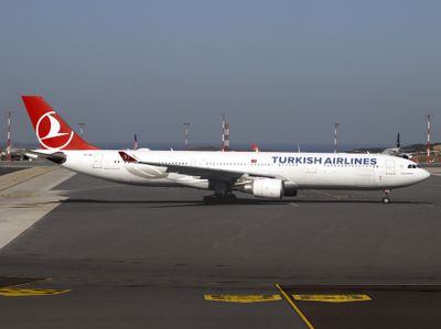 Arrives to stand at Istanbul LTFM