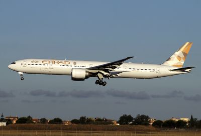 B777-300(ER) A6-ETE 