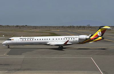 CRJ 900 5X-KNP