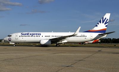 Boeing 737-800(WL) YR-HLA 