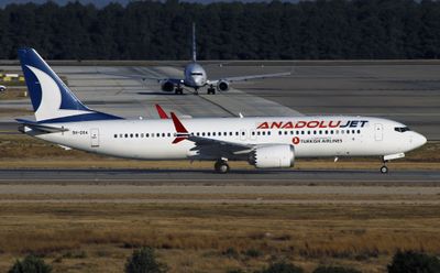 B737 Max 8 9H-DRA 