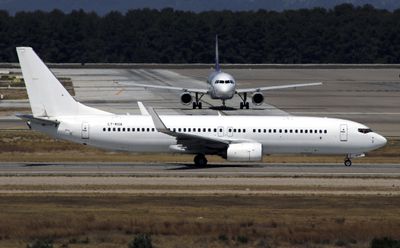 B737-800(WL) LY-KUA