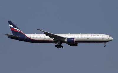 B777-300 RA-73138 