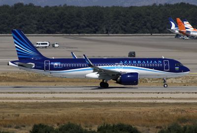 A320N 4K-AZ142 
