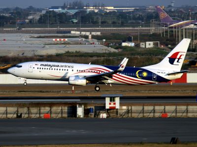 B737-800 9M-MLM